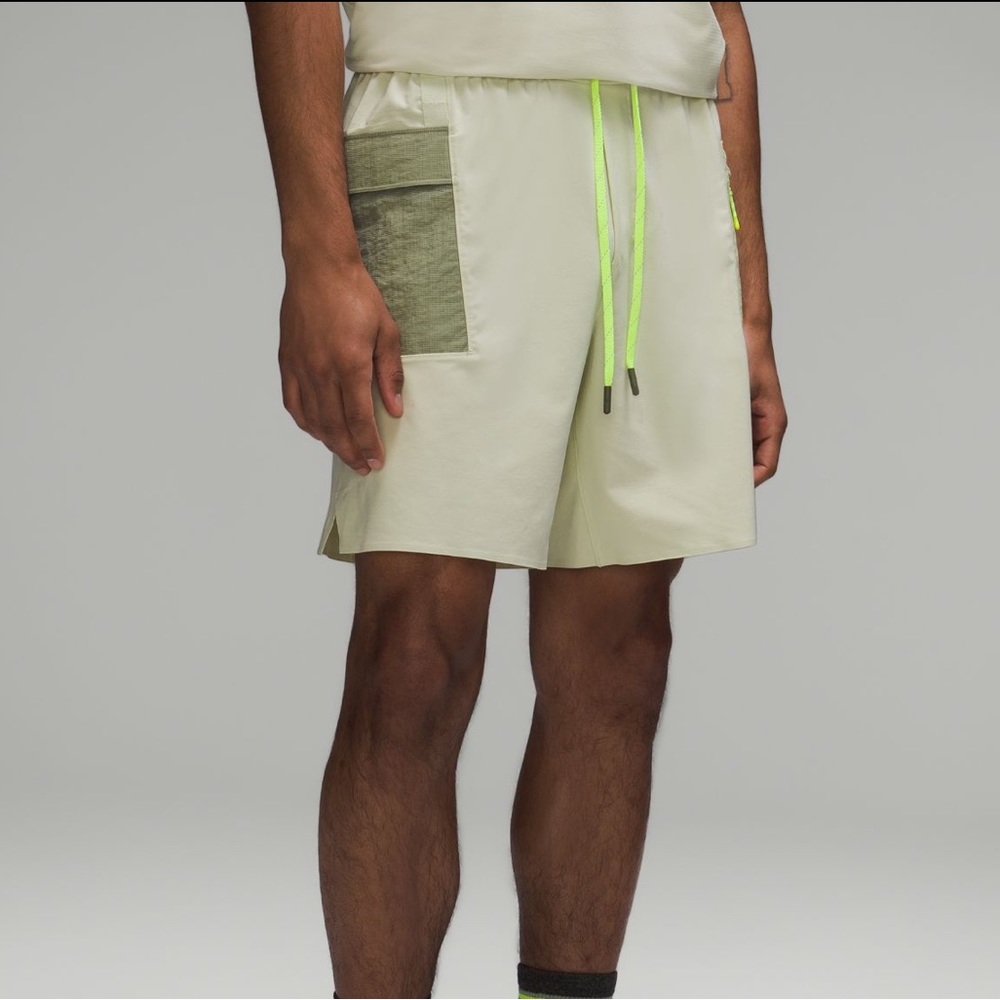 Lululemon Water-Repellent Hiking Short 8" - Dewy - NWT